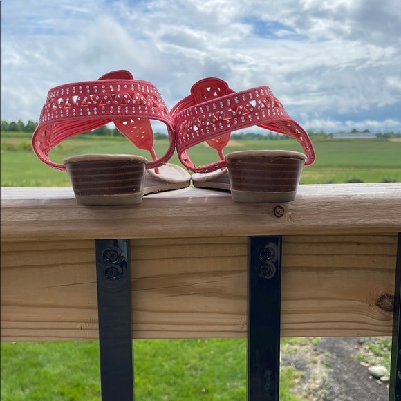 Daisy Fuentes Pink and Tan Sandals with Beaded T-Strap - Picture 7 of 12